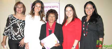 08-03-03-Reconocen-a-sanmiguelenses-en-el-da-internacional-de-la-mujer
